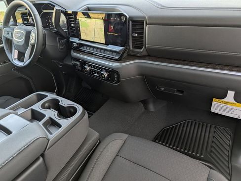New 2026 GMC Sierra 1500 Elevation image 29