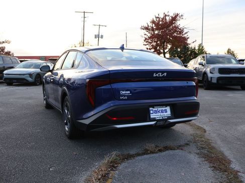 New 2025 Kia K4 LXS image 5