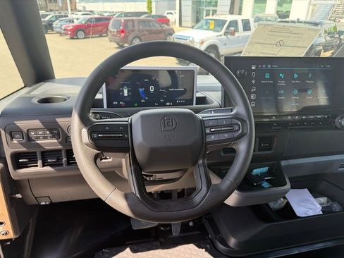 Used 2024 Chevrolet Brightdrop 600 w/ Battery Pack, Max Range image 10