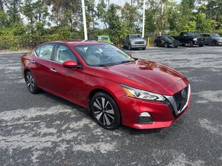 Used 2022 Nissan Altima 2.5 SV image 1