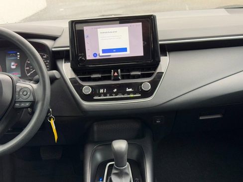 Used 2025 Toyota Corolla LE image 13