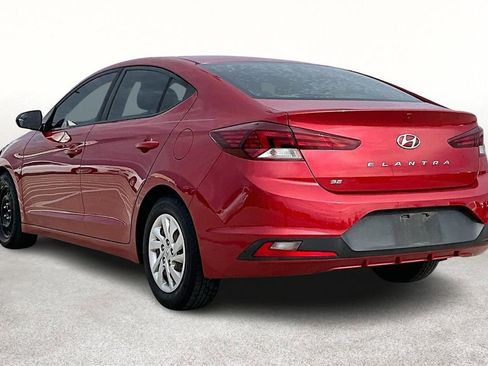 Used 2019 Hyundai Elantra SE image 16