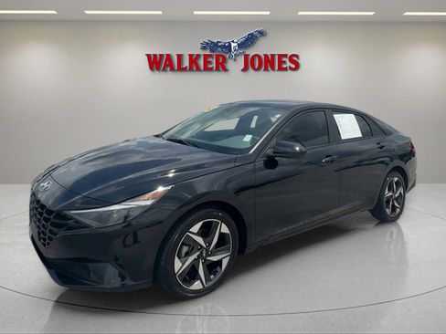 Used 2023 Hyundai Elantra SEL w/ Convenience Package FWD image 3