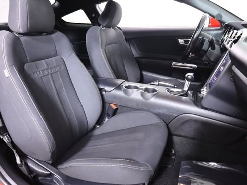Used 2018 Ford Mustang Coupe RWD image 35