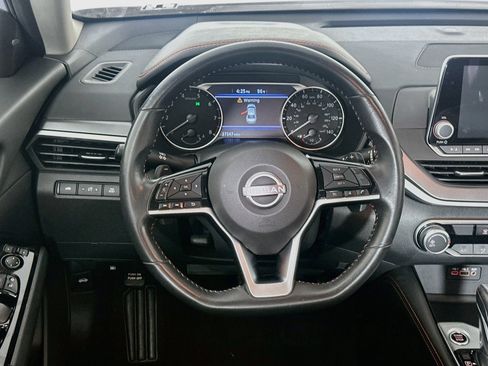 Used 2023 Nissan Altima 2.5 SR FWD image 18