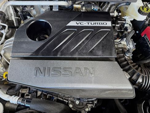 Used 2023 Nissan Rogue SV image 39