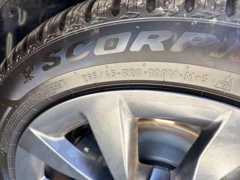 Used 2022 Tesla Model X image 35