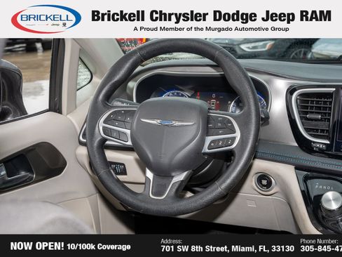 Used 2021 Chrysler Pacifica Touring image 20