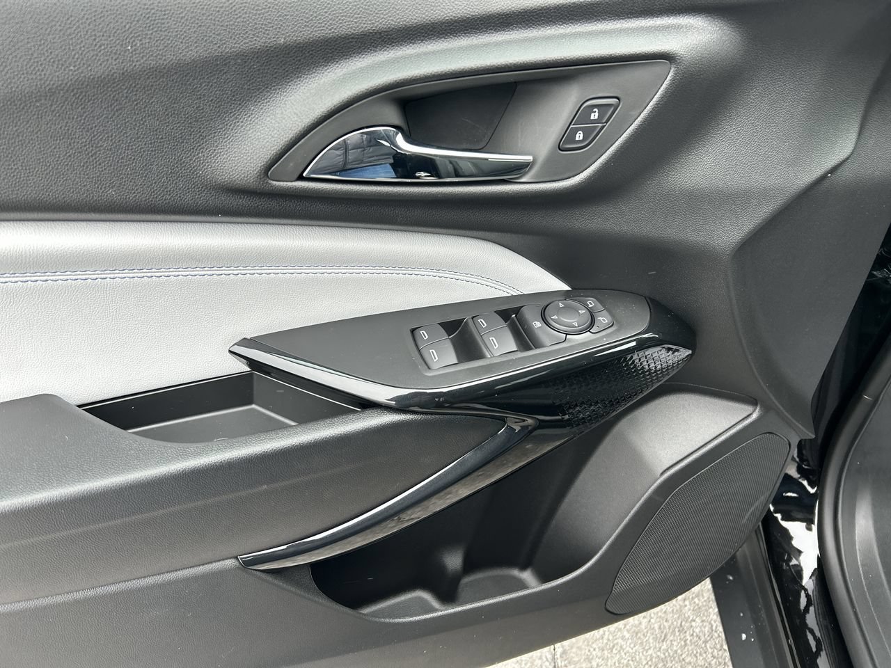 New 2026 Chevrolet Trax LT w/ Driver Confidence Package FWD image 20