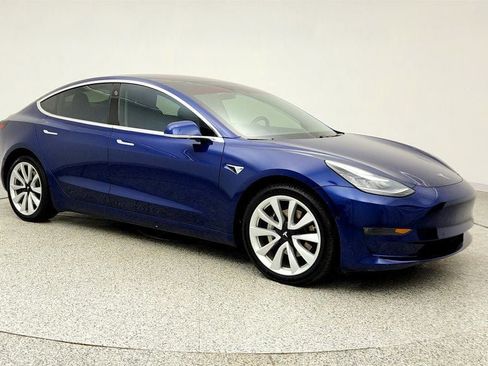 Used 2018 Tesla Model 3 Long Range image 3