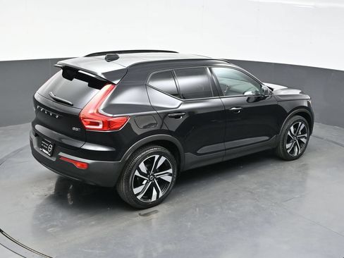 Used 2024 Volvo XC40 B5 Plus w/ Protection Package Premier AWD/4WD image 37