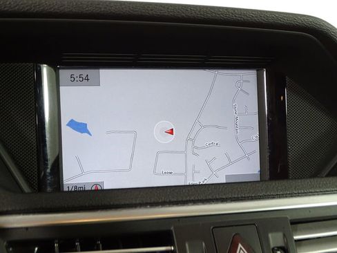 Used 2013 Mercedes-Benz E 350 4MATIC Sedan image 8