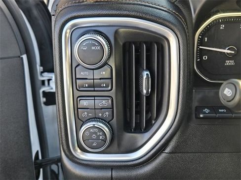 Used 2020 GMC Sierra 2500 AT4 w/ AT4 Premium Package image 24