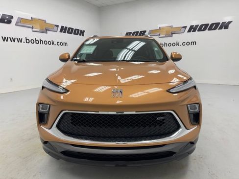 Used 2024 Buick Encore GX Sport Touring AWD/4WD image 2