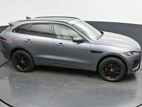 Used 2023 Jaguar F-PACE R-Dynamic S image 43