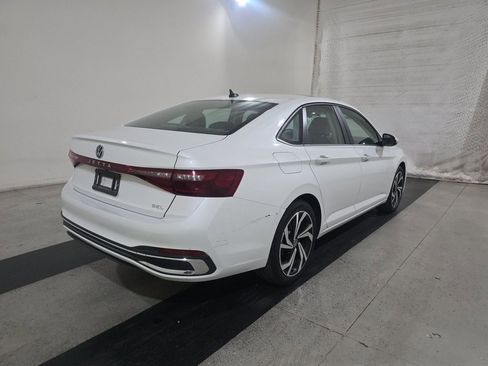 Used 2025 Volkswagen Jetta SEL image 2