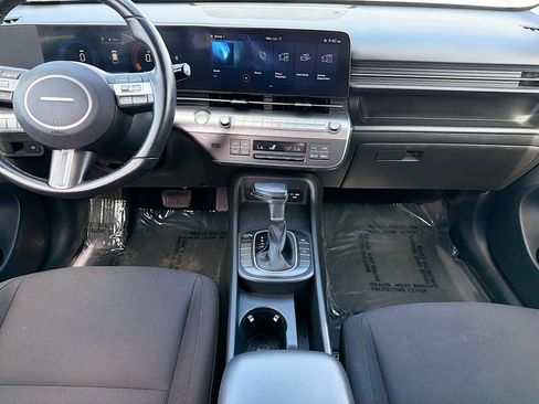 Used 2025 Hyundai Kona SEL FWD image 17