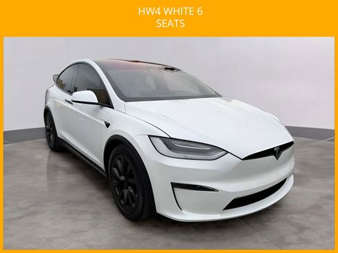 Used 2023 Tesla Model X Plaid image 12