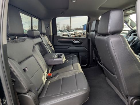 Used 2024 Chevrolet Silverado 1500 RST AWD/4WD image 7