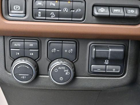 Used 2021 Chevrolet Tahoe High Country image 29