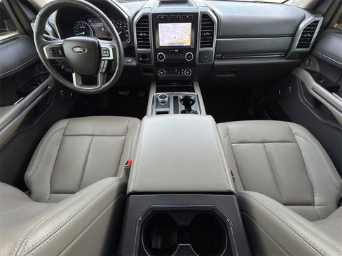 Used 2021 Ford Expedition XLT image 10
