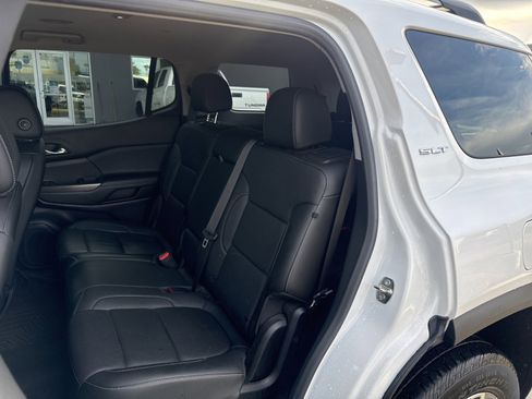 Used 2021 GMC Acadia SLT image 7