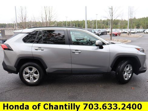 Used 2021 Toyota RAV4 XLE image 8
