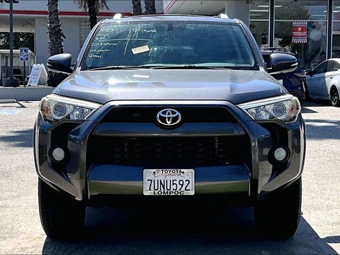 Used 2016 Toyota 4Runner SR5 Premium RWD image 2