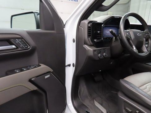 Used 2023 Chevrolet Silverado 1500 ZR2 image 56