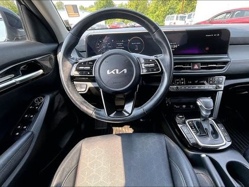 Used 2024 Kia Seltos EX FWD image 5