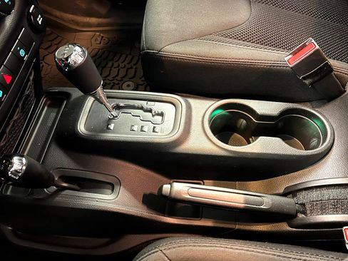 Used 2017 Jeep Wrangler Unlimited Sport image 20