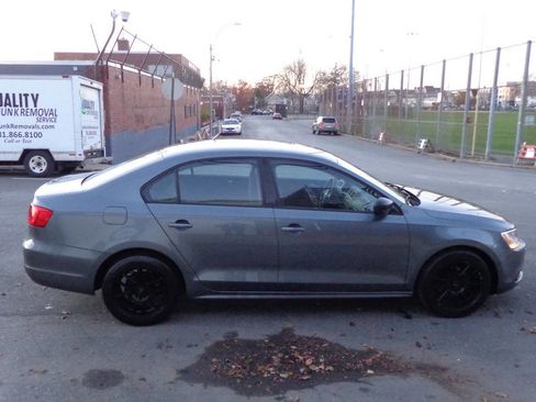 Used 2013 Volkswagen Jetta S image 8