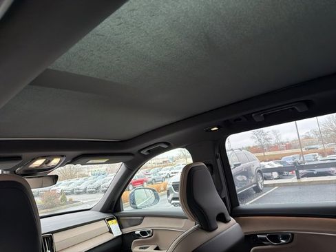 New 2026 Volvo XC90 B6 Plus w/ Protection Package Premier image 8