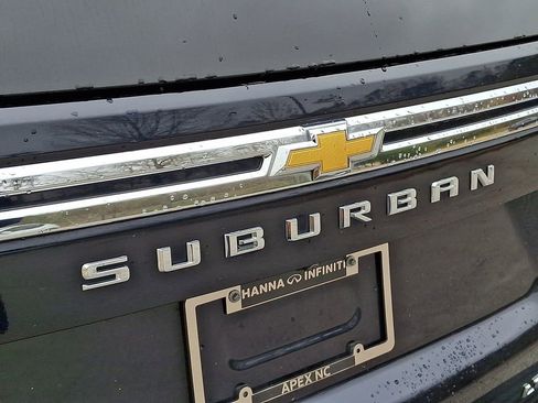 Used 2023 Chevrolet Suburban LT image 32