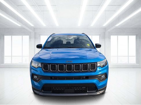 Used 2025 Jeep Compass Latitude w/ Altitude Special Edition image 8