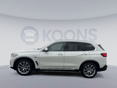 Used 2022 BMW X5 xDrive45e w/ Executive Package image 2