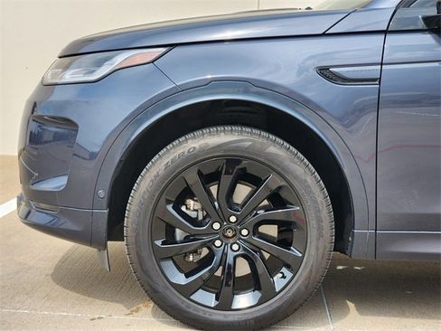 Used 2025 Land Rover Discovery Sport S image 9