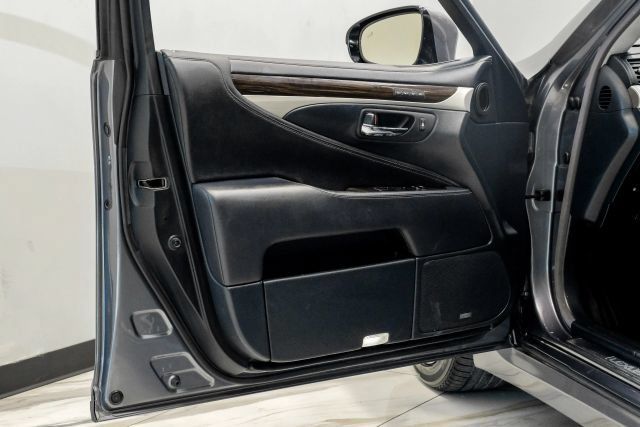 Used 2017 Lexus LS 460 w/ Comfort Package RWD image 54