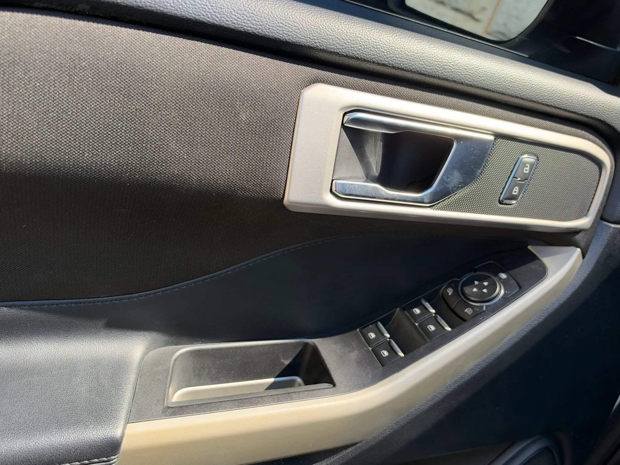 Used 2020 Ford Explorer XLT RWD image 28