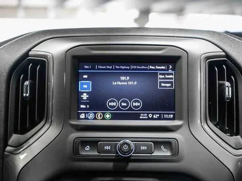 Used 2023 Chevrolet Silverado 1500 Custom image 11