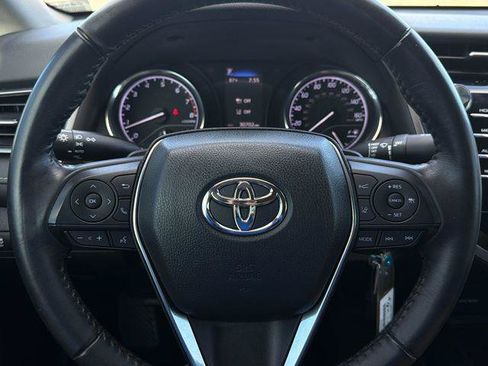 Used 2020 Toyota Camry SE FWD image 22