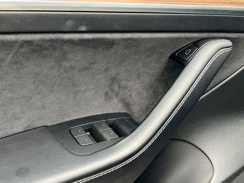 Used 2023 Tesla Model 3 Standard Range image 13