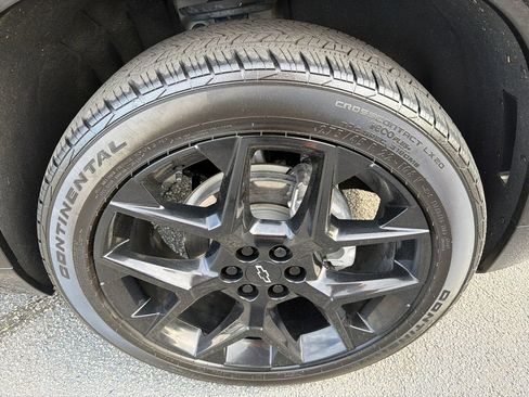 Used 2025 Chevrolet Traverse RS FWD image 12