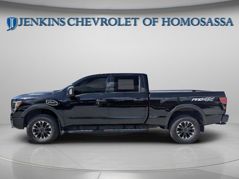 Used 2024 Nissan Titan PRO-4X w/ Pro-4x Convenience Package image 9