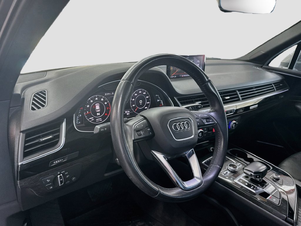 Used 2017 Audi Q7 3.0T Premium Plus w/ Premium Plus Package AWD/4WD image 11