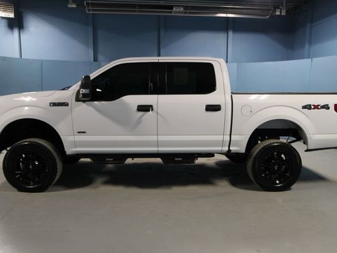 Used 2016 Ford F150 XLT image 23