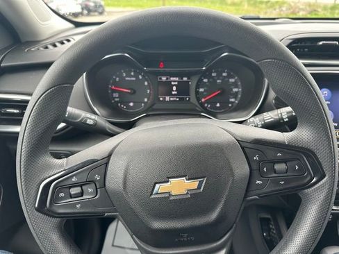 Used 2023 Chevrolet TrailBlazer LT w/ Convenience Package AWD/4WD image 25