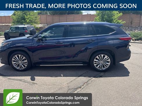 Used 2022 Toyota Highlander Platinum AWD/4WD image 6