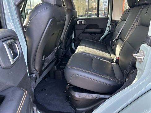 Used 2024 Jeep Wrangler Sahara image 32