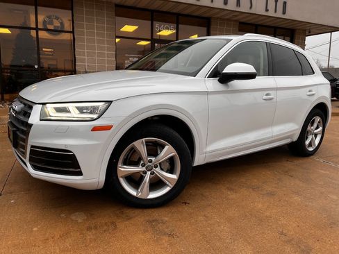 Used 2020 Audi Q5 2.0T Premium Plus image 2